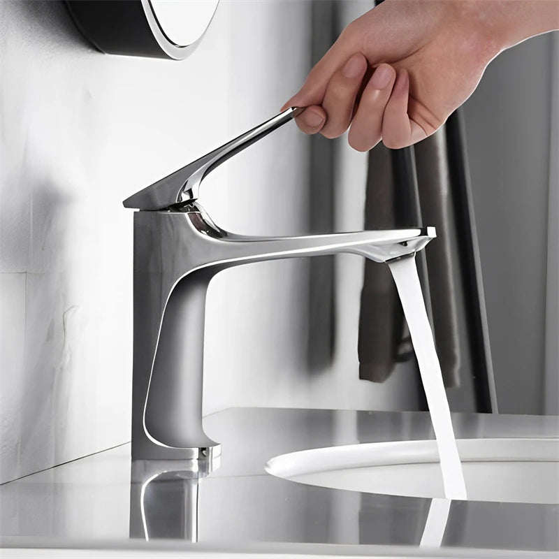 Brass Core Modern Bathroom Sink Faucet Single Handle Deck Mounted  Hot And Cold Mixer