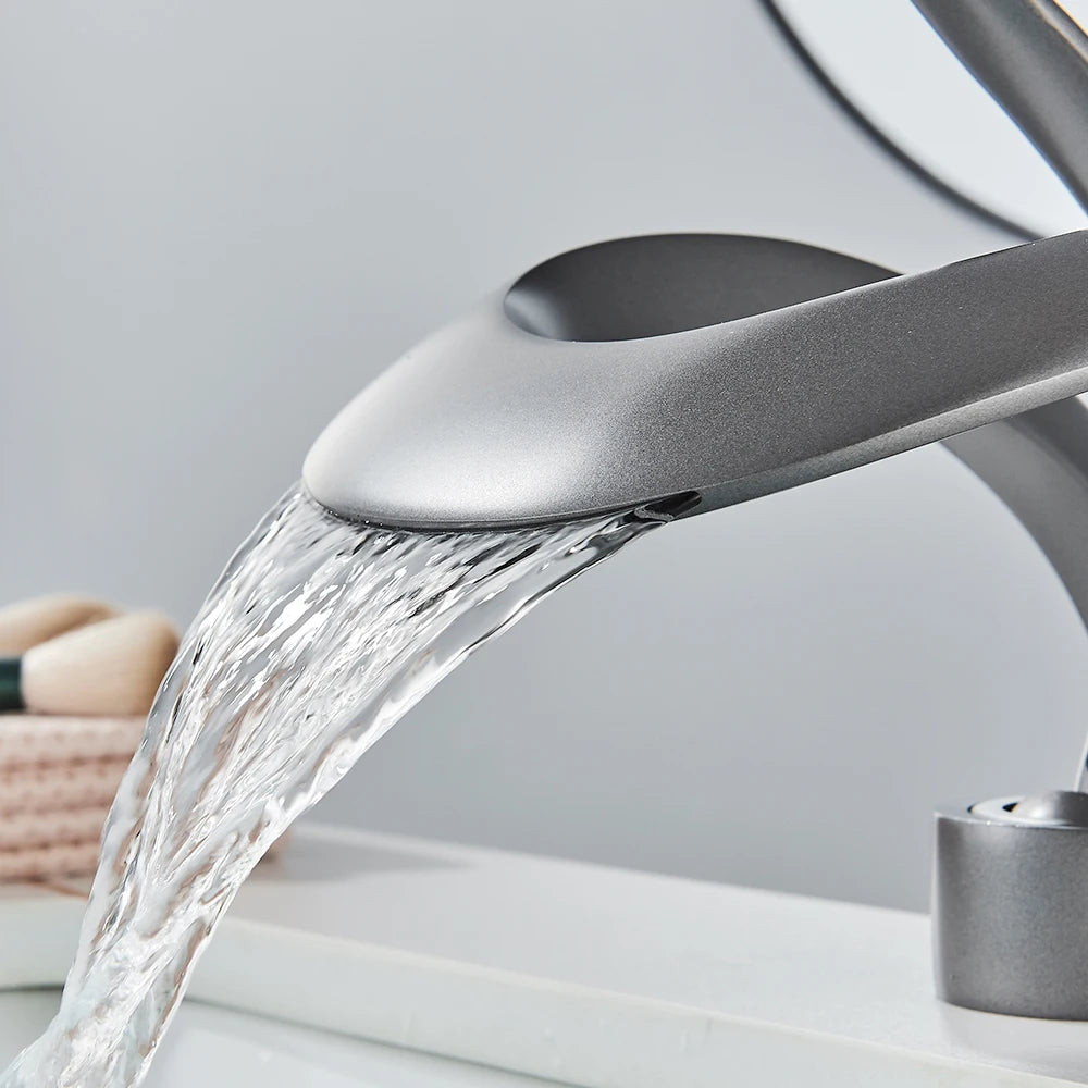 Brass New-Style Basin Faucet Bathroom Mixer Tap Hot Cold Water Deck Mounted  Luxury Sink Faucet